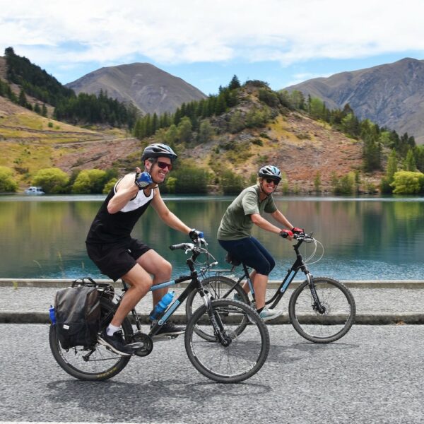 Cycle on tour in New Zealand, Flying Kiwi Tours